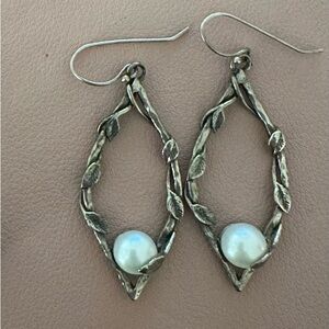 Elegant Silver Leaf Pearl Earrings